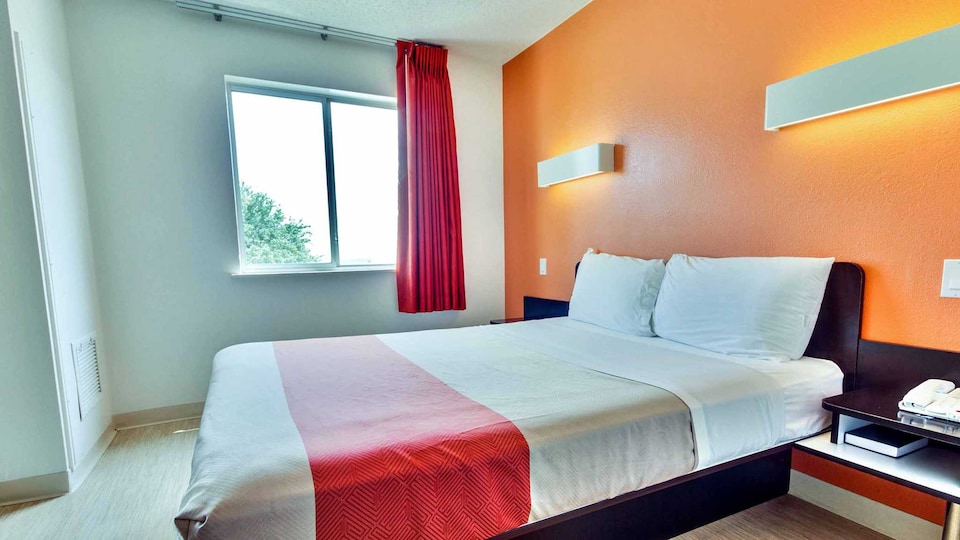 Motel 6 Lewisville, TX - Dallas, Lewisville, Lewisville