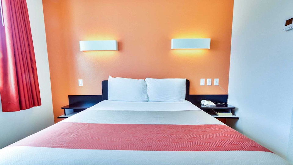 Motel 6 Lewisville, TX - Dallas, Lewisville, Lewisville