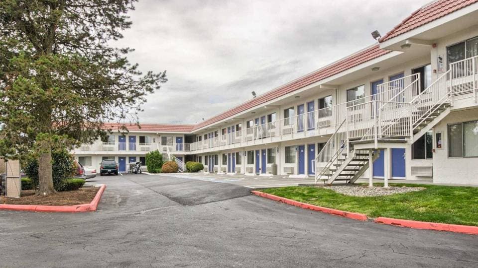 Interesting Motel 6 Everett South Everett Photos