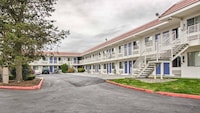Motel 6 Everett, WA - South
