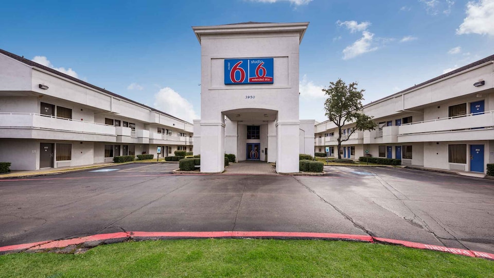 Motel 6 Irving, TX - Irving DFW Airport East, C75062, Irving TX