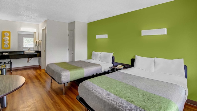 2 FULL BEDS | NON-SMOKING, MICFRIDGE