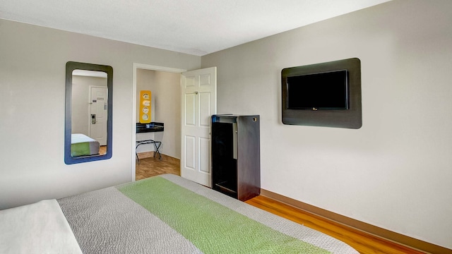 1 KING BED | NON-SMOKING, MICFRIDGE