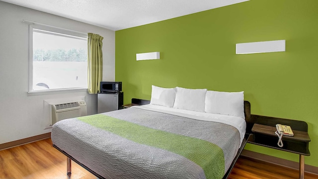 1 KING BED | SMK, MICFRI, HOT TUB TUB