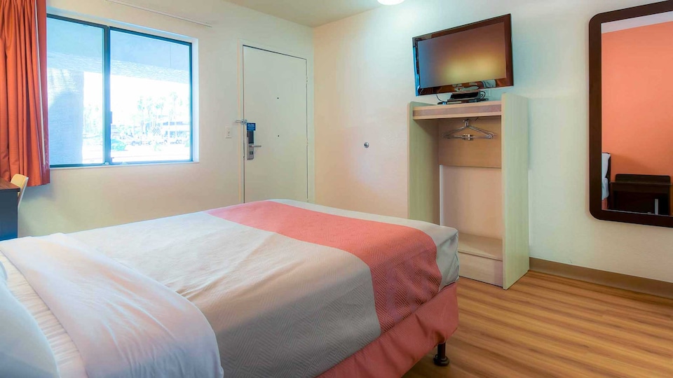 Motel 6 Palm Springs, CA - Downtown, Palm Springs, Palm Springs