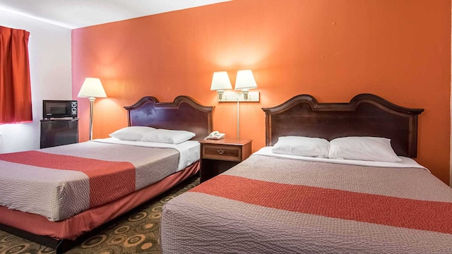 2 Queen Beds | Smoking, Micfridge