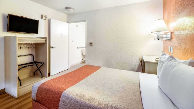 1 Full Bed | ADA/Tub