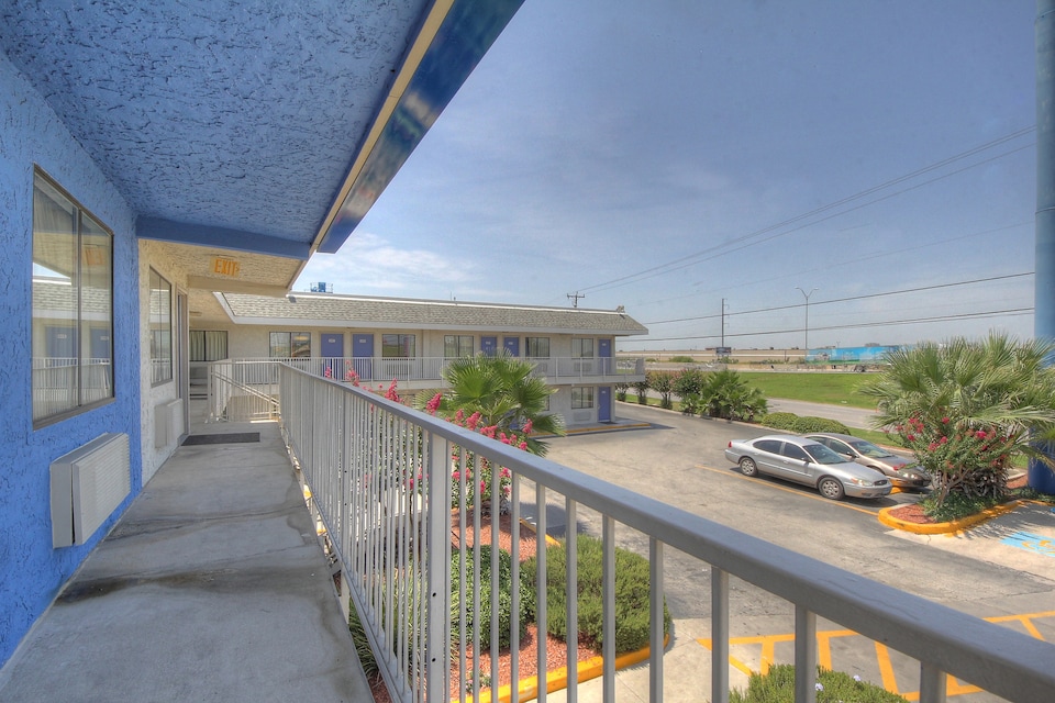 Motel 6 San Antonio, TX - Fort Sam Houston, C78218, San-Antonio