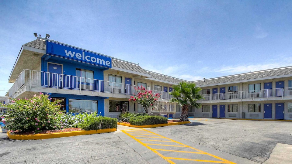Motel 6 San Antonio, TX - Fort Sam Houston, C78218, San-Antonio