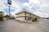 Motel 6 San Antonio, TX - Fort Sam Houston