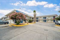 Motel 6 San Antonio, TX - Fort Sam Houston