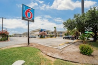 Motel 6 San Antonio, TX - Fort Sam Houston