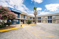Motel 6 San Antonio, TX - Fort Sam Houston