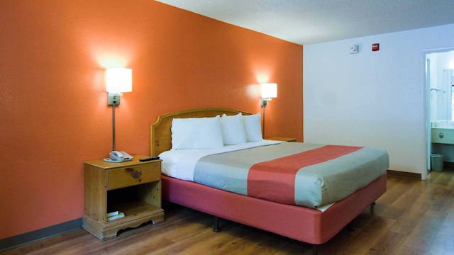 1 KING BED | MOBILITY ACCESSIBLE TUB