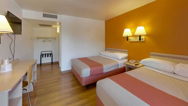 2 Full Beds | Smoking