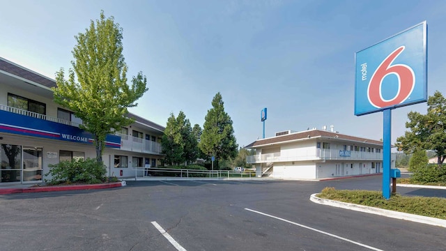 Motel 6 Weed, CA - Mount Shasta