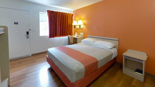 1 Queen Bed | Mobility Accessible Tub Nsmk