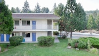 Motel 6 Weed, CA - Mount Shasta