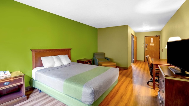 1 Queen Bed | Mobility Accessible Tub Nsmk