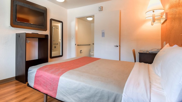 1 Full Bed | ADA/Tub/Mini Fridge