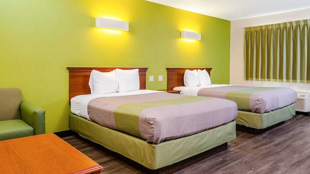 2 Queen Beds | Smoking