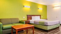 Motel 6 Oakdale, CA
