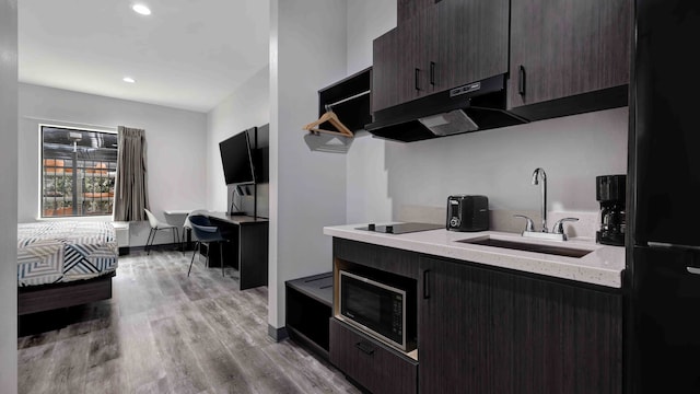 1 King Bed | Mobil Access Tub Nsmk Kitchen