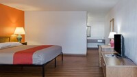 Motel 6 Madras, OR