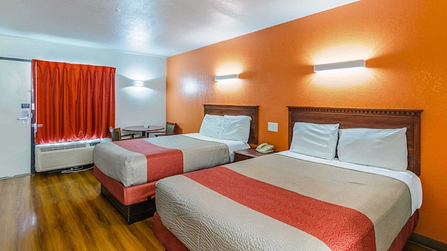 2 Full Beds | Smoking