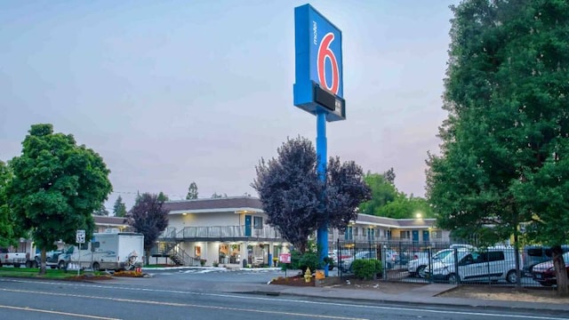 Motel 6 Salem, OR