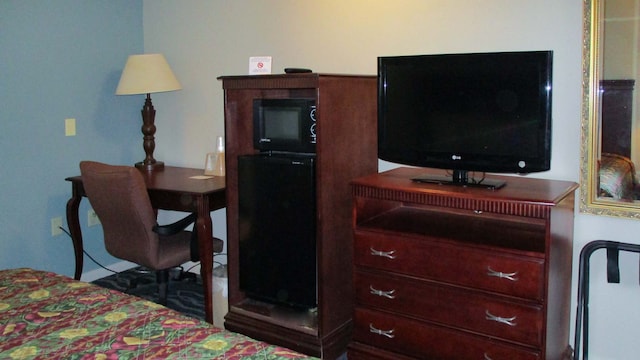 1 Full Bed | Non-Smoking, Micfridge