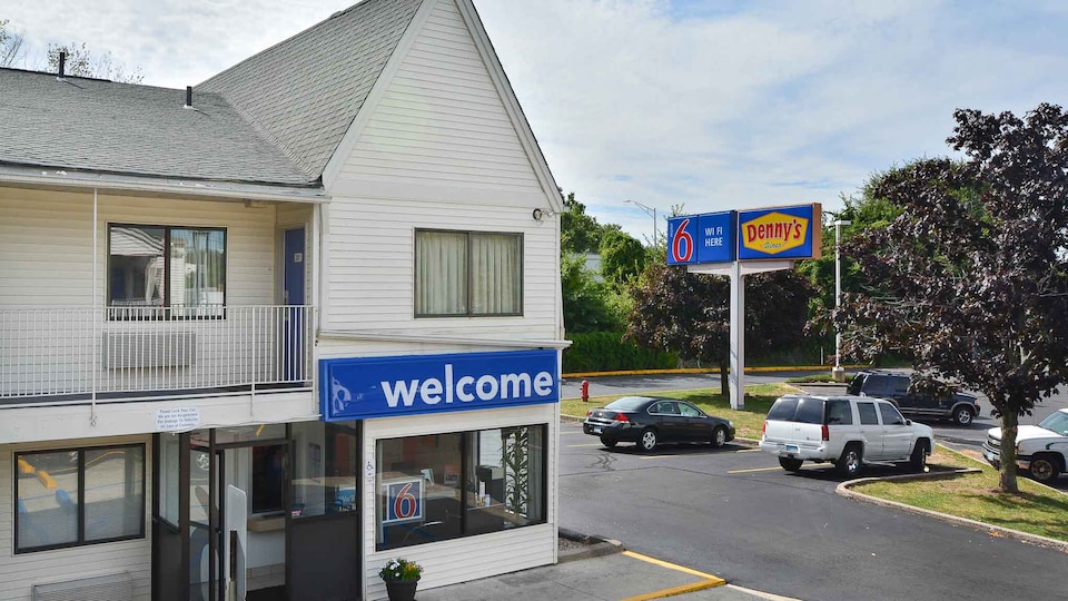 Motel 6 Southington, CT - Hartford, Southington, Southington