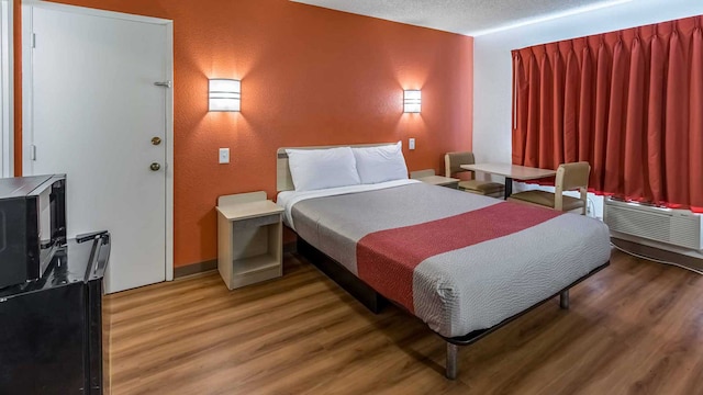 1 Queen Bed | Smoking