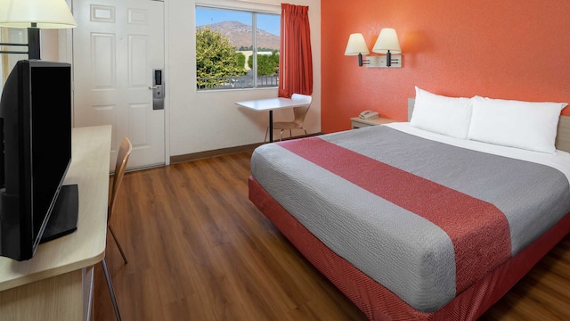 1 FULL BED | ADA ACCESSIBLE, MINI FRIDGE