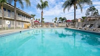 Motel 6 Jurupa Valley, CA - Riverside West