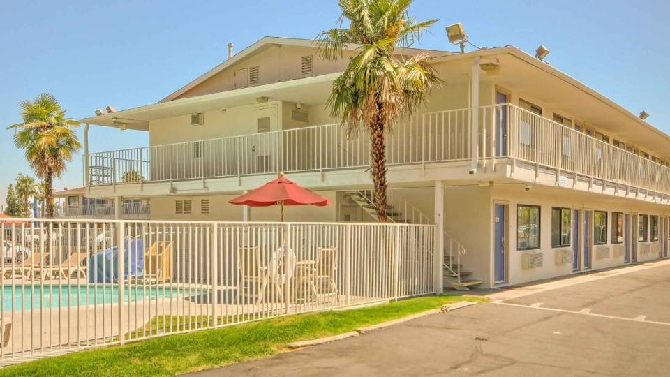Motel 6 Fresno, CA - Blackstone North, C93644, Fresno CA