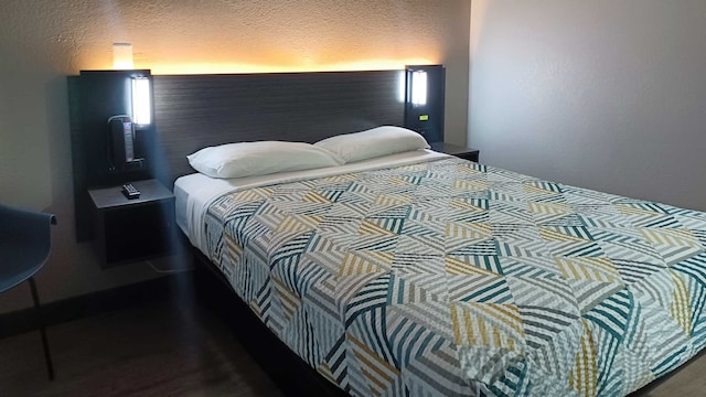 1 Full Bed | ADA/RI Shower, Smoking