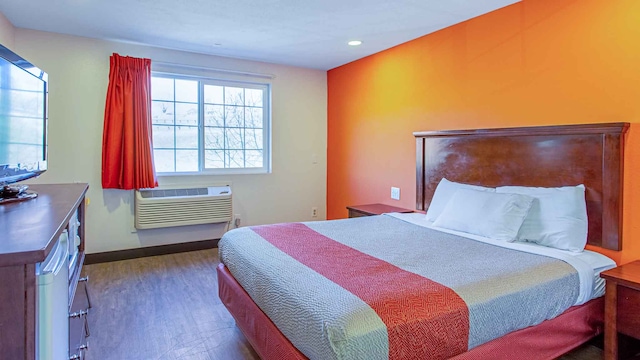 1 Queen Bed | Mobil Access Tub Nsmk Micfridg