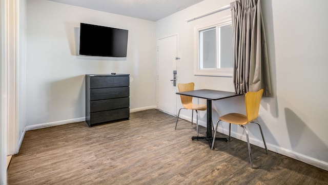 1 King Bed | Non-Smoking