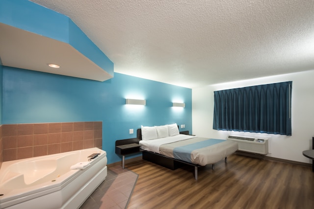 1 King Bed | Suite, Nsmk, Hot Tub, Micfridge