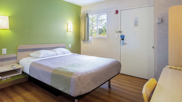 1 QUEEN BED | NON-SMOKING