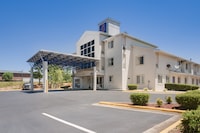 Motel 6 Statesville, NC