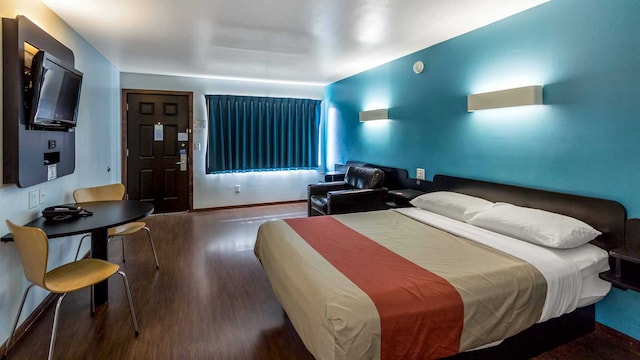 1 QUEEN BED | MOBILITY ACCESSIBLE TUB NSMK