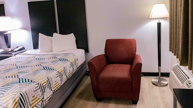 1 Full Bed - 1 Twin Bed | Mobility Access, RI Shwr, Smk