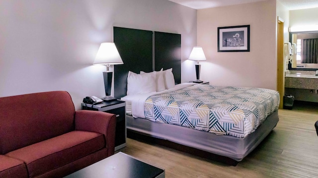 1 King Bed | Smoking, Micfridge, Sofa-Bed