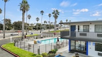 Motel 6 Ventura, CA - Beach