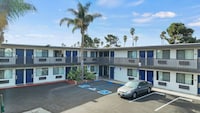 Motel 6 Ventura, CA - Beach