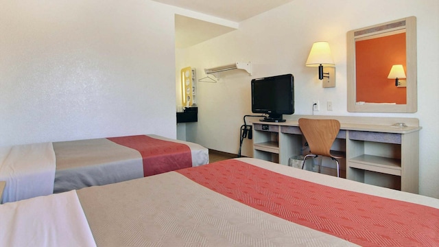 2 Full Beds | Micfridge