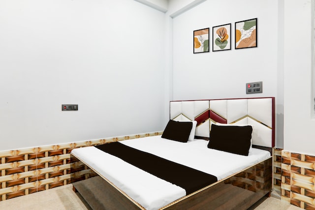 ROYAL VILLA HOTEL 