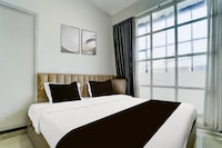 Hotel O Chakkaraparambu Vyttila